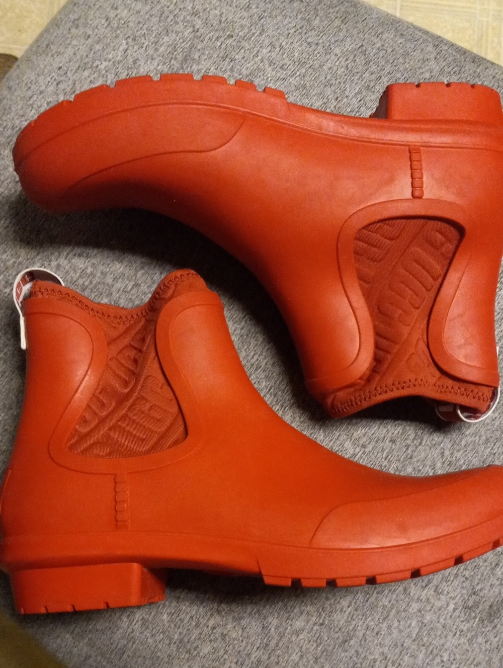 UGG Men's Red Chelsea Rain Boots